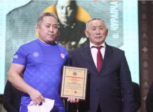 Алексей Агапов из Якутии стал первым заслуженным тренером России по мас-рестлингу