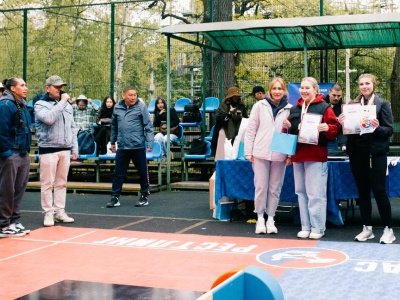 Праздничный турнир по мас-рестлингу провели в День Победы на ВДНХ в Москве