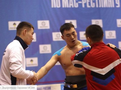 Реванши и сенсации. Мас-рестлеры Якутии завоевали еще шесть золотых медалей чемпионата России