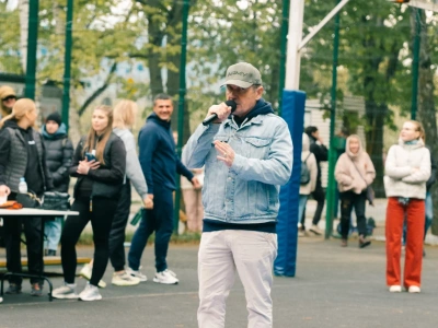 Праздничный турнир по мас-рестлингу провели в День Победы на ВДНХ в Москве