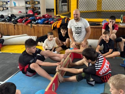 Мас‑рестлинг в подмосковном Октябрьском - зарядились силой и азартом! 