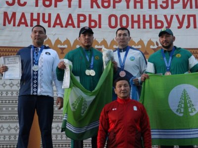 Первый из Анабара, и 26 лет ради золота. Мас-рестлеры разыграли медали Игр Манчаары