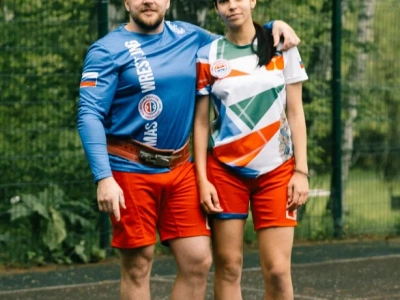 Праздничный турнир по мас-рестлингу провели в День Победы на ВДНХ в Москве