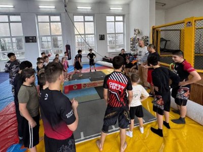 Мас‑рестлинг в подмосковном Октябрьском - зарядились силой и азартом! 