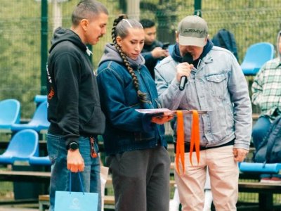 Праздничный турнир по мас-рестлингу провели в День Победы на ВДНХ в Москве