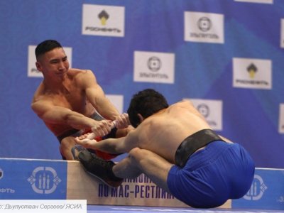 Реванши и сенсации. Мас-рестлеры Якутии завоевали еще шесть золотых медалей чемпионата России