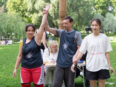 Традиционные соревнования по мас-рестлингу прошли на Ысыахе в Санкт-Петербурге