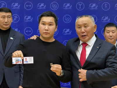 В Якутске торжественно открыт Чемпионат Якутии по мас-рестлингу имени Гавриила Десяткина — Күүстээх Дэхээккин