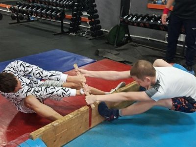 В п. Кукуштан проведен турнир по мас-рестлингу на Кубке Поддубного по богатырскому спорту