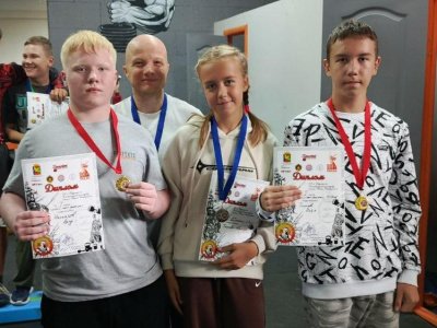 В п. Кукуштан проведен турнир по мас-рестлингу на Кубке Поддубного по богатырскому спорту