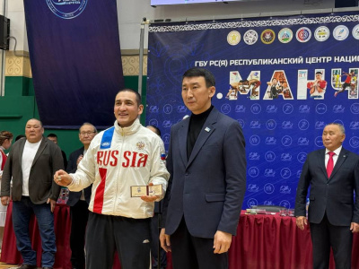 В Якутске торжественно открыт Чемпионат Якутии по мас-рестлингу имени Гавриила Десяткина — Күүстээх Дэхээккин