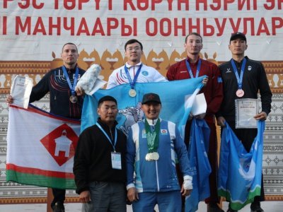 Первый из Анабара, и 26 лет ради золота. Мас-рестлеры разыграли медали Игр Манчаары