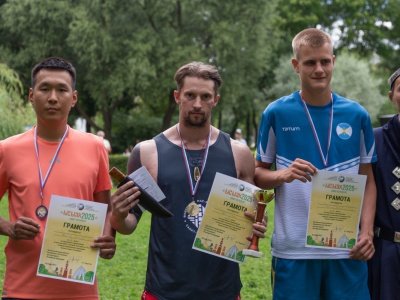 Традиционные соревнования по мас-рестлингу прошли на Ысыахе в Санкт-Петербурге