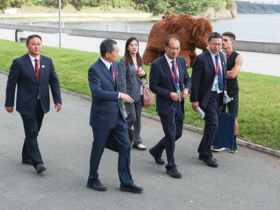 Спортсмены из России, Замбии, Монголии и Сирии победили на турнире по мас-рестлингу на ВЭФ-2025
